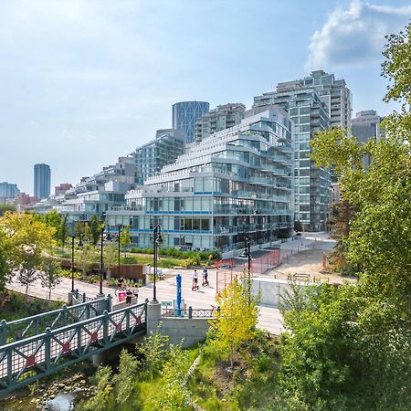 Guest Favorite Riverside Retreat- Walking Trails, Downtown Near Stampede! Free Banff Pass, Wine, Gym, Parking! カルガリー エクステリア 写真